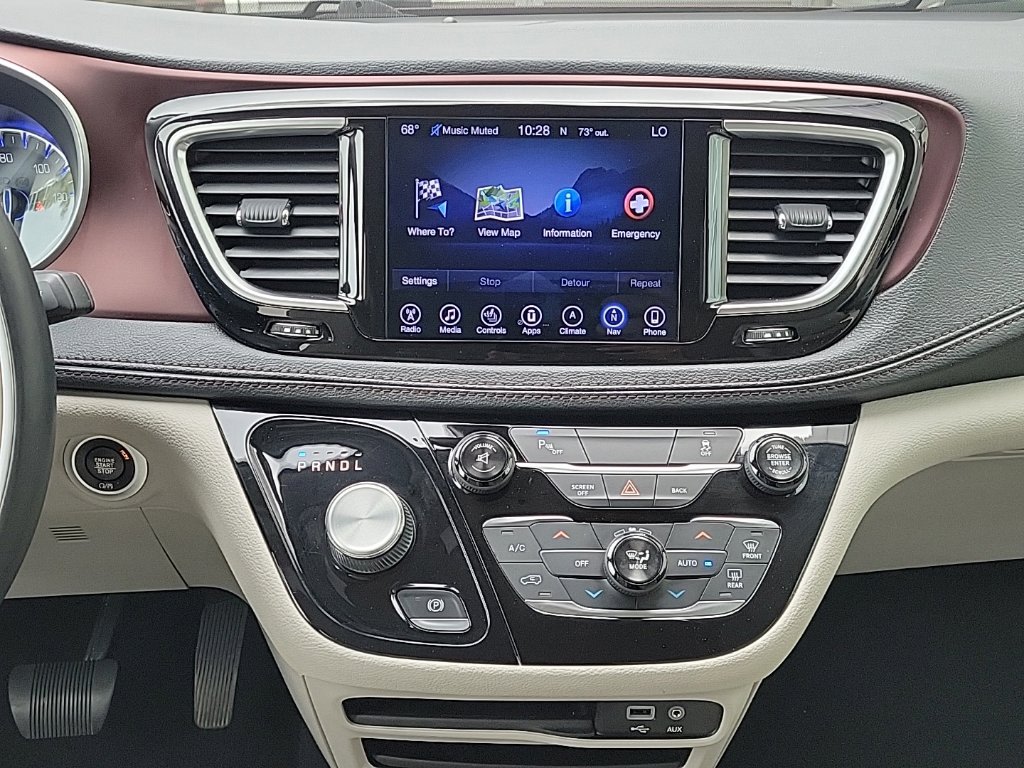 Thumbnail: 2017 Chrysler Pacifica - 13