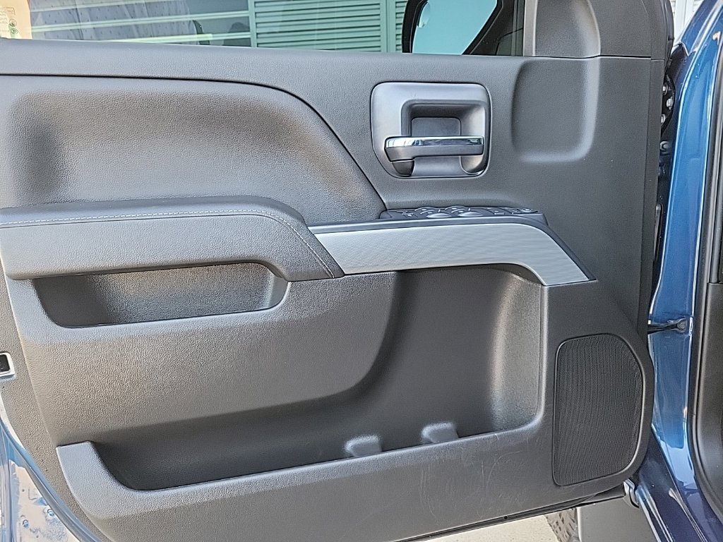 Thumbnail: 2018 Chevrolet Silverado 1500 - 23