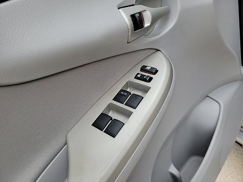 Thumbnail: 2011 Toyota Corolla - 26