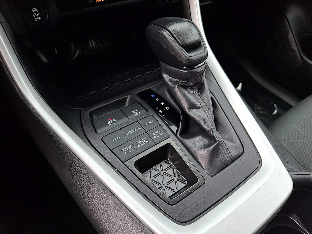 Thumbnail: 2024 Toyota RAV4 - 11