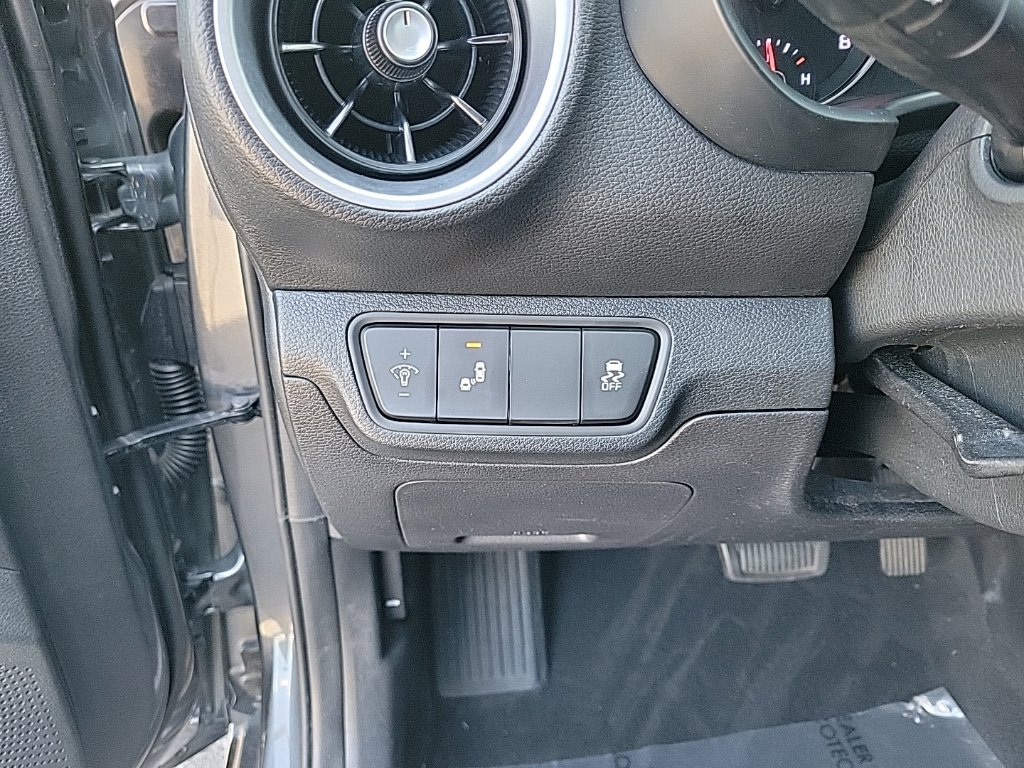 Thumbnail: 2024 Kia Forte - 28