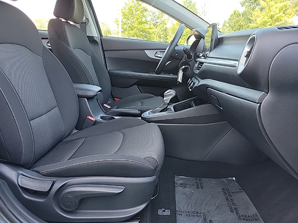 Thumbnail: 2024 Kia Forte - 23