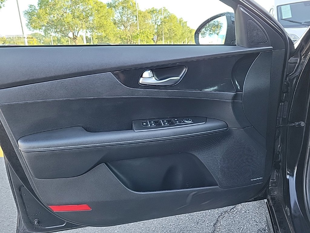 Thumbnail: 2023 Kia Forte - 13