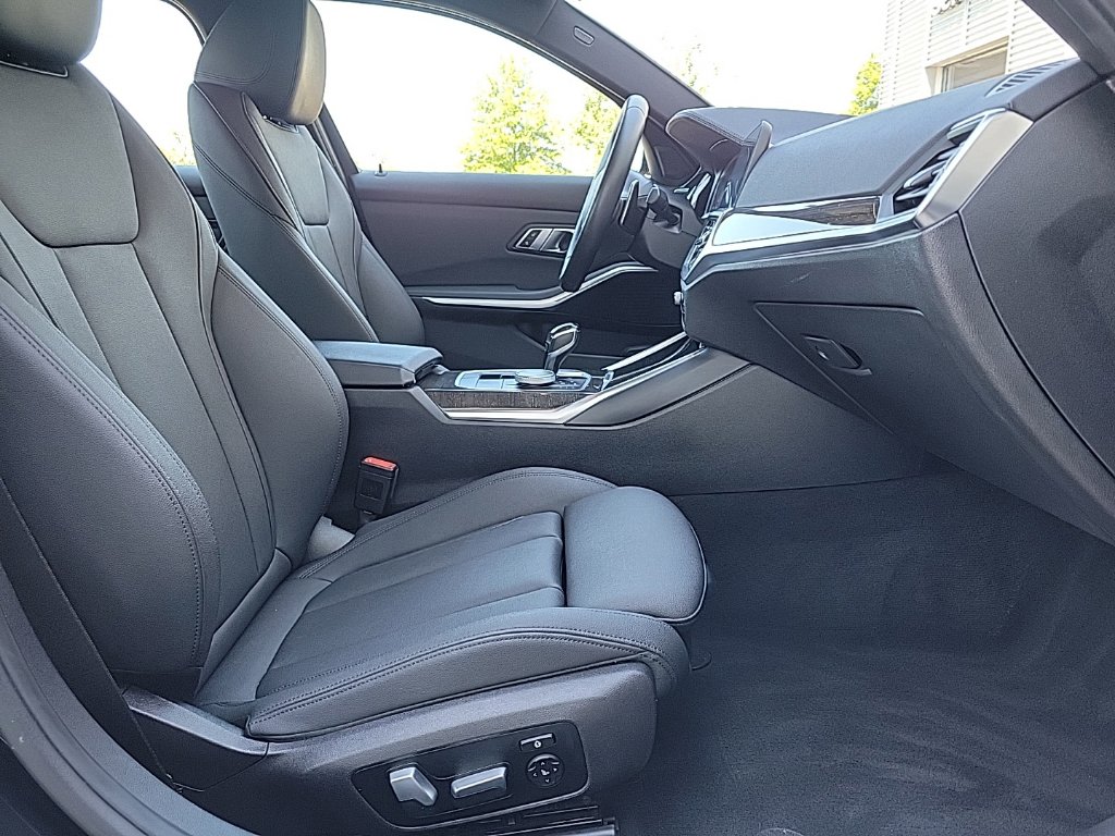 Thumbnail: 2021 BMW 3 Series - 11