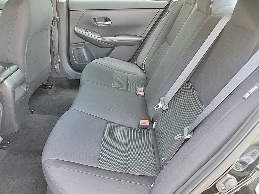 Thumbnail: 2021 Nissan Sentra - 11