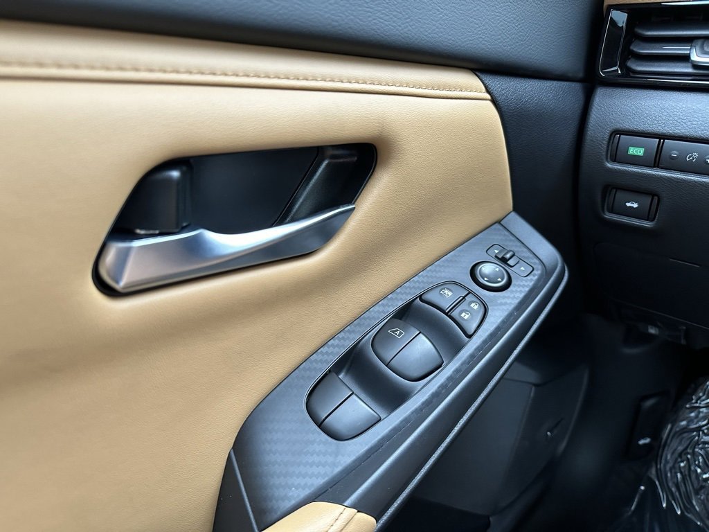 Thumbnail: 2025 Nissan Sentra - 19