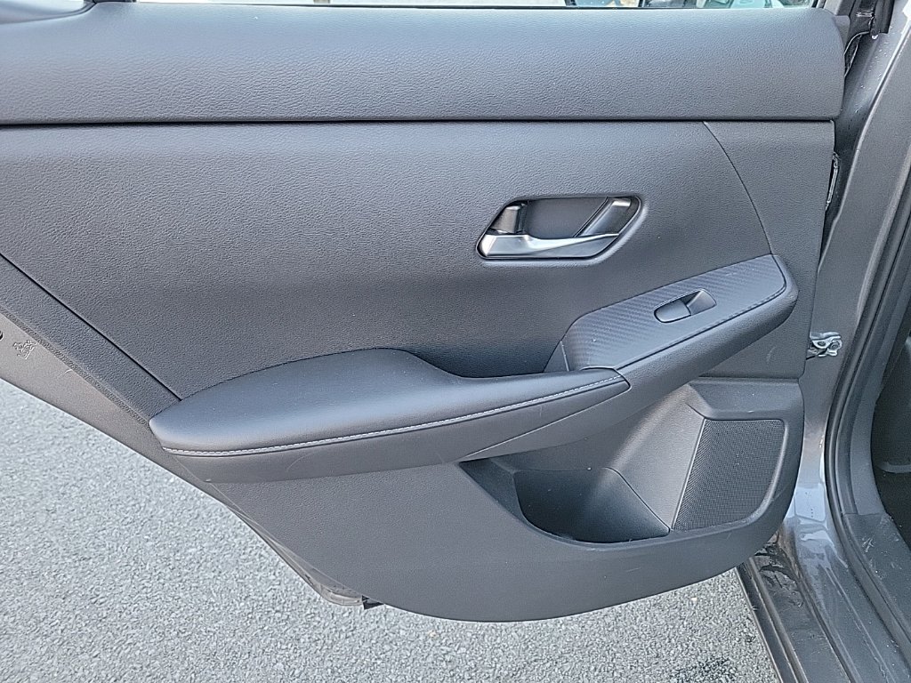 Thumbnail: 2023 Nissan Sentra - 24