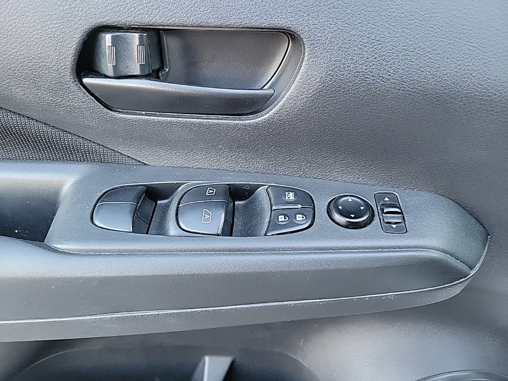 Thumbnail: 2021 Nissan Kicks - 30