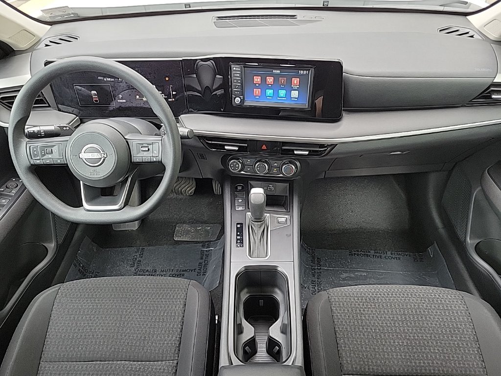Thumbnail: 2025 Nissan Kicks - 2