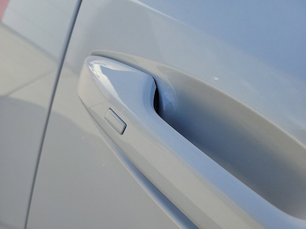 Thumbnail: 2025 Nissan Kicks - 18