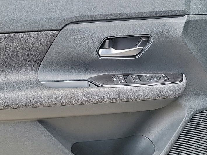 Thumbnail: 2025 Nissan Kicks - 24