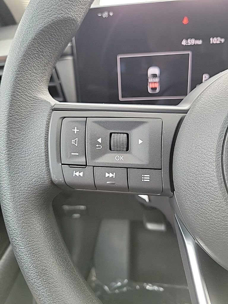 Thumbnail: 2025 Nissan Kicks - 26