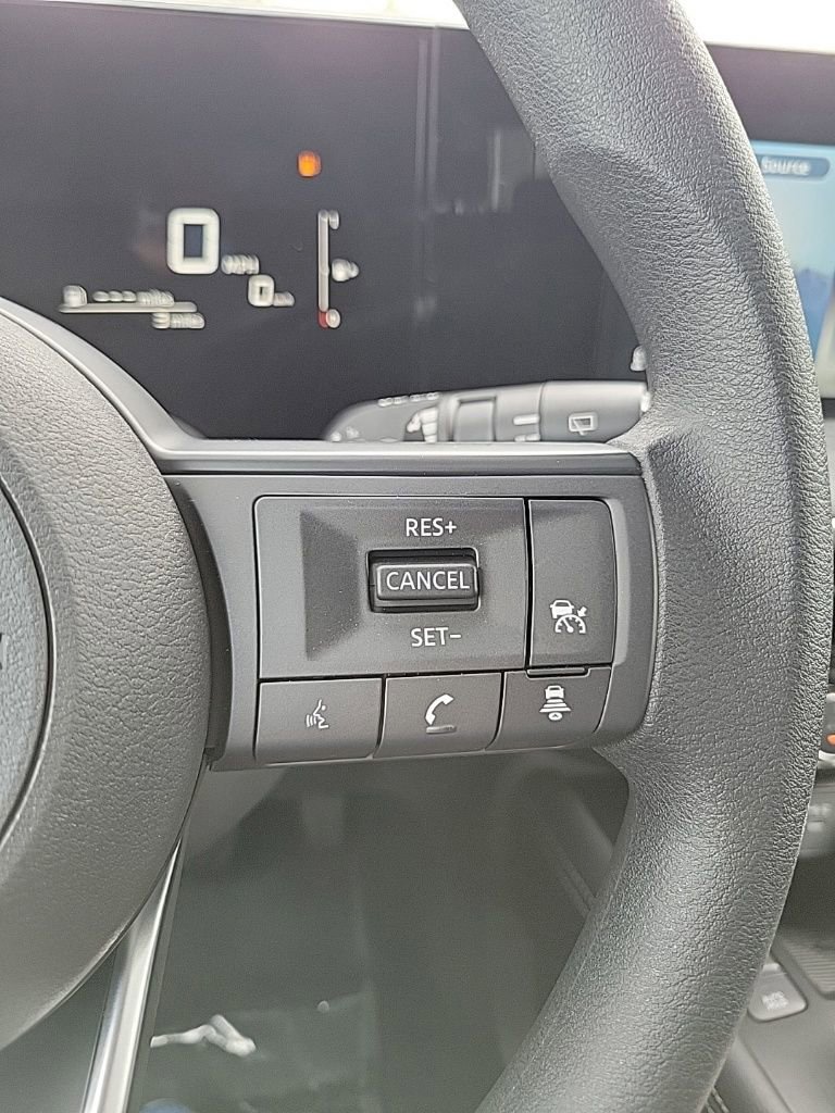 Thumbnail: 2025 Nissan Kicks - 27