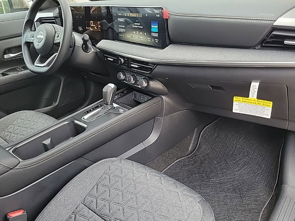 Thumbnail: 2025 Nissan Kicks - 2