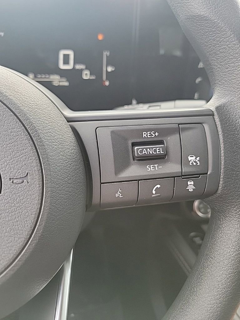 Thumbnail: 2025 Nissan Kicks - 27