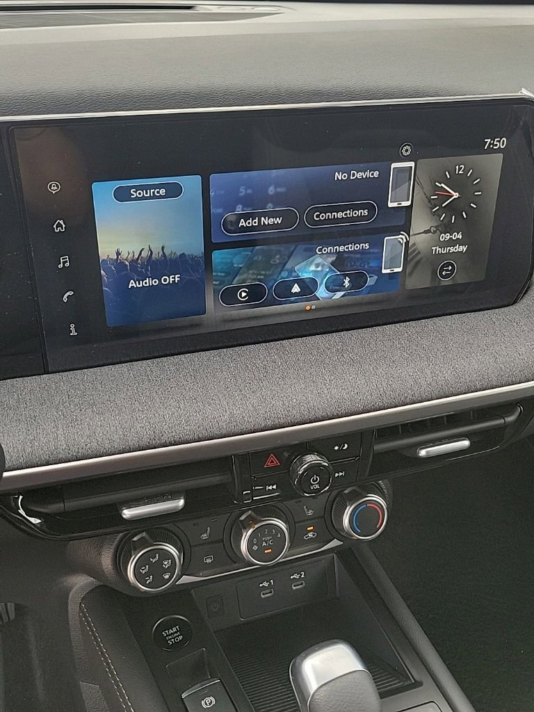 Thumbnail: 2025 Nissan Kicks - 24