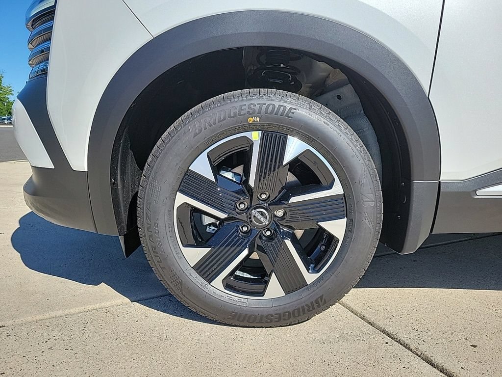 Thumbnail: 2026 Nissan Kicks - 6