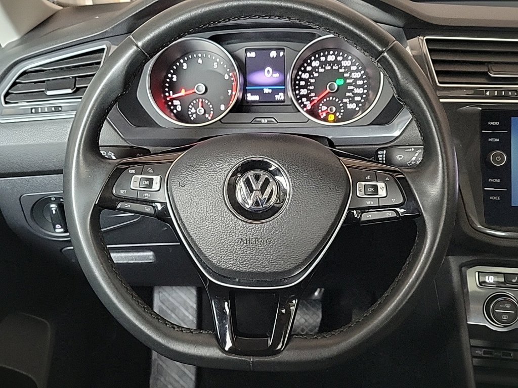 Thumbnail: 2020 Volkswagen Tiguan - 9