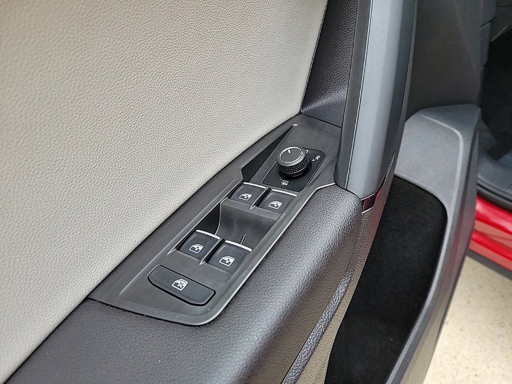 Thumbnail: 2019 Volkswagen Tiguan - 32
