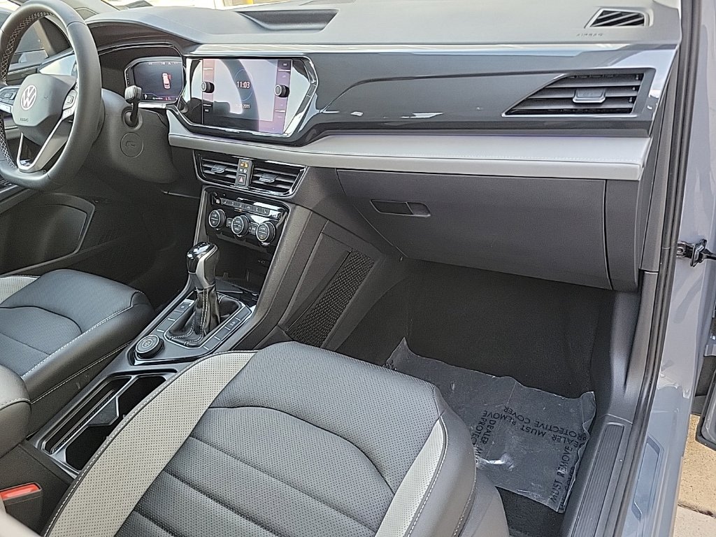 Thumbnail: 2022 Volkswagen Taos - 2