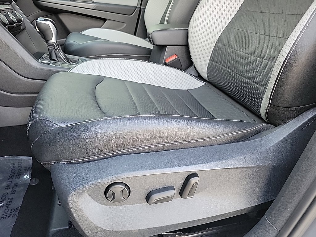 Thumbnail: 2022 Volkswagen Taos - 22