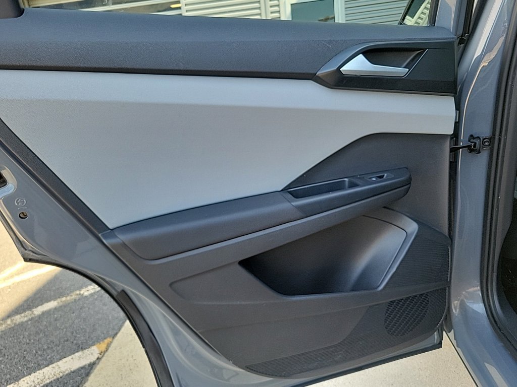 Thumbnail: 2022 Volkswagen Taos - 23