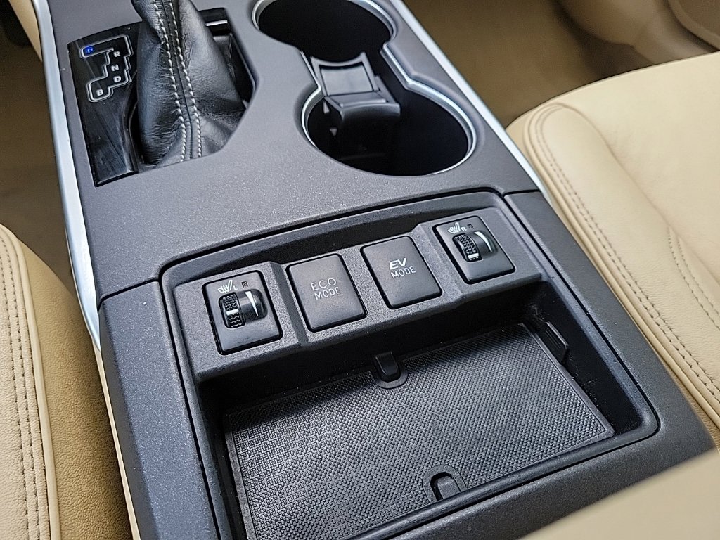 Thumbnail: 2016 Toyota Camry - 24