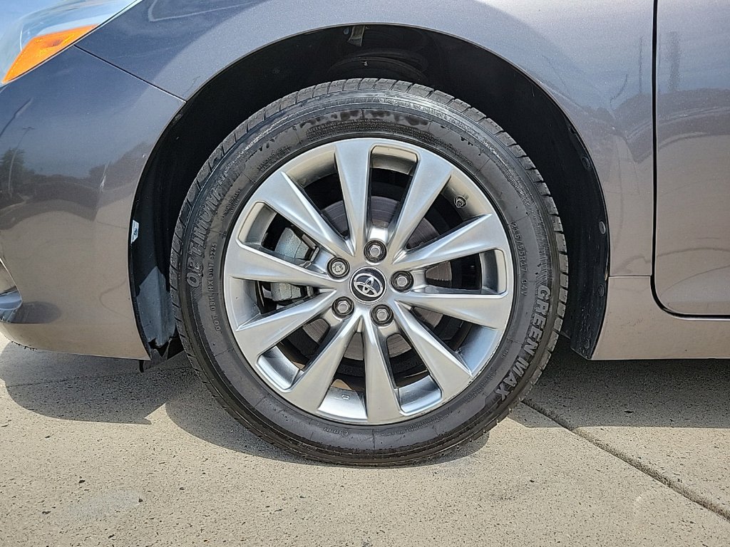 Thumbnail: 2016 Toyota Camry - 7