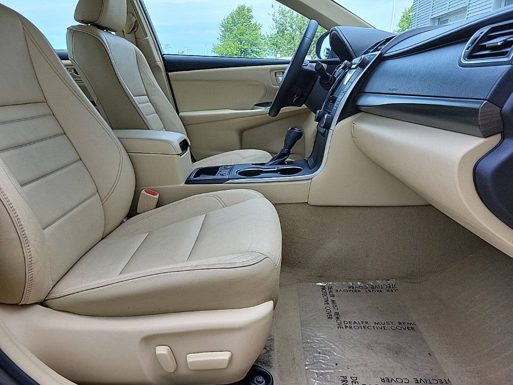 Thumbnail: 2016 Toyota Camry - 11