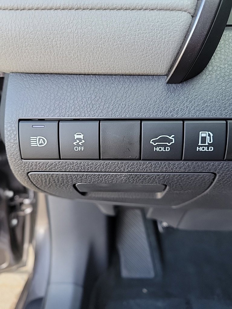 Thumbnail: 2023 Toyota Camry - 23