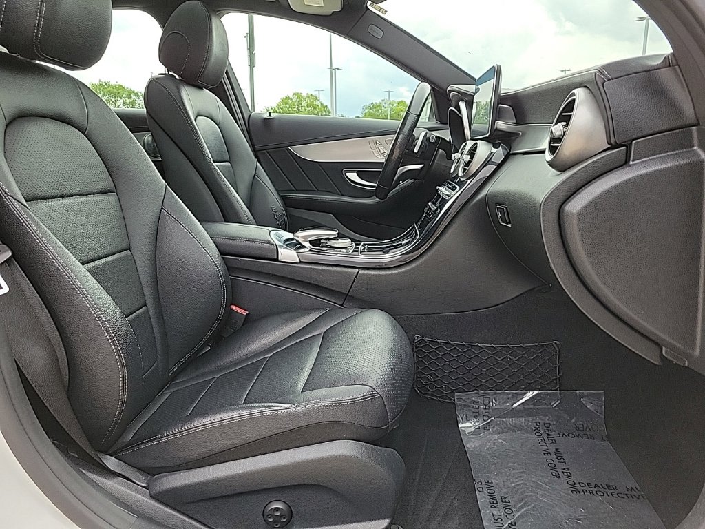Thumbnail: 2015 Mercedes-Benz C-Class - 11