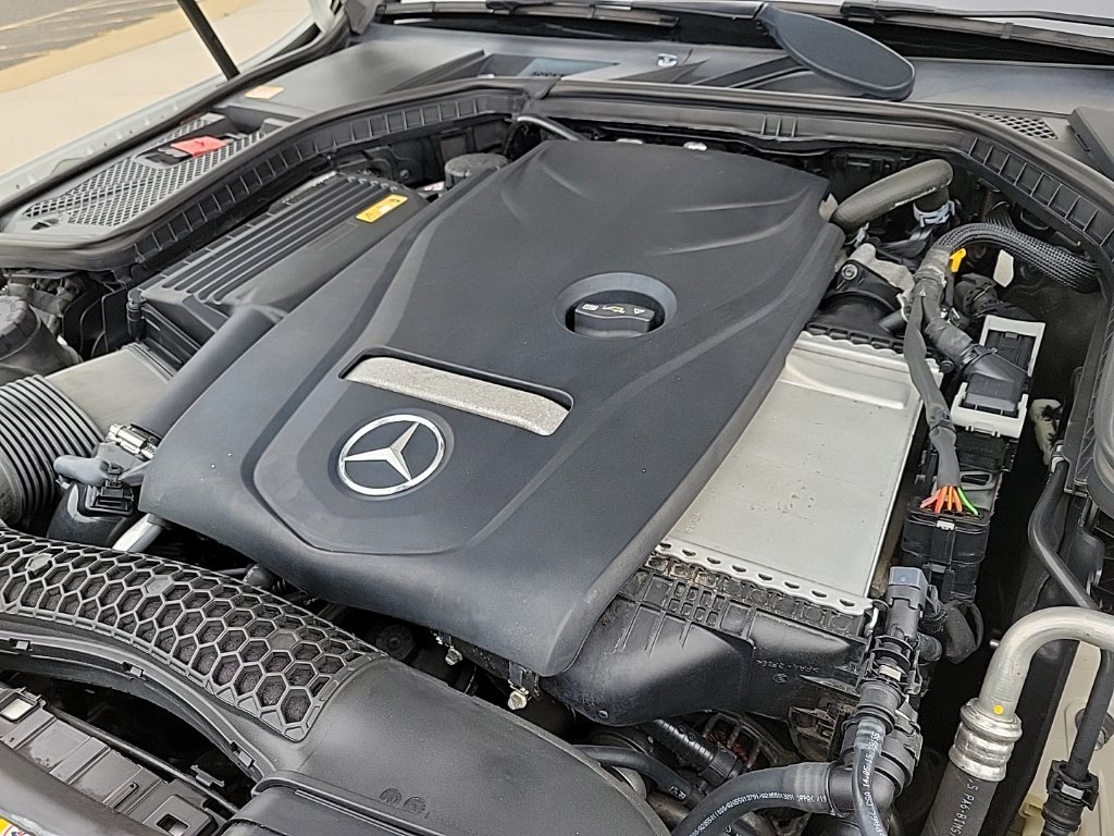 Thumbnail: 2015 Mercedes-Benz C-Class - 8