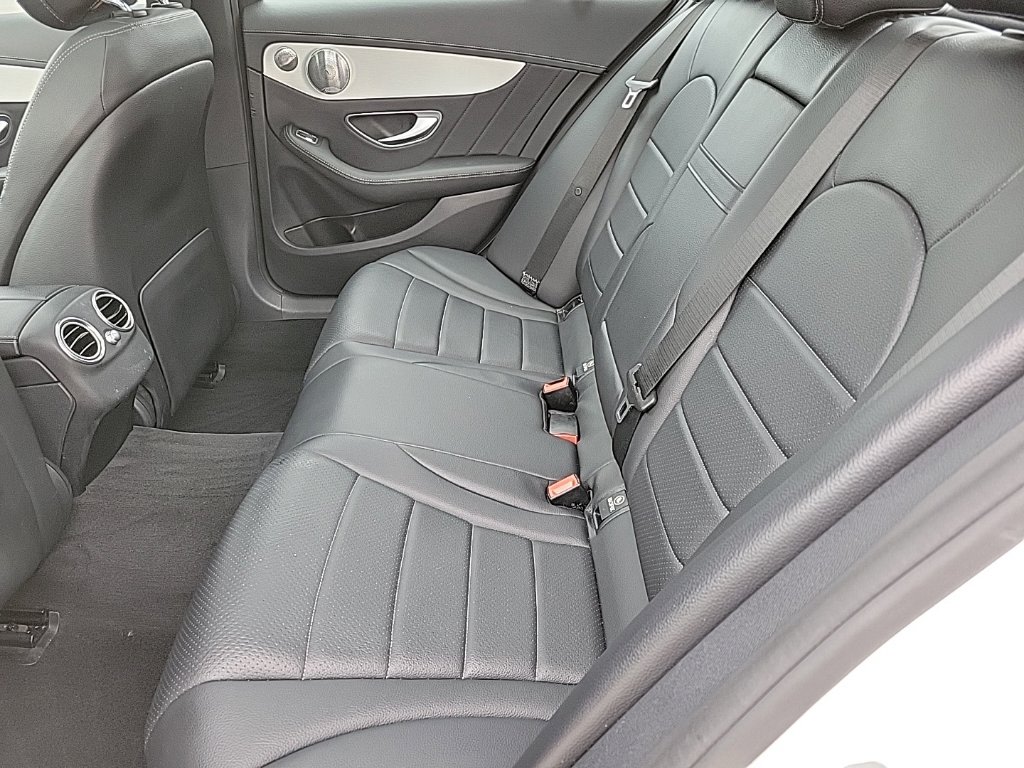 Thumbnail: 2015 Mercedes-Benz C-Class - 12