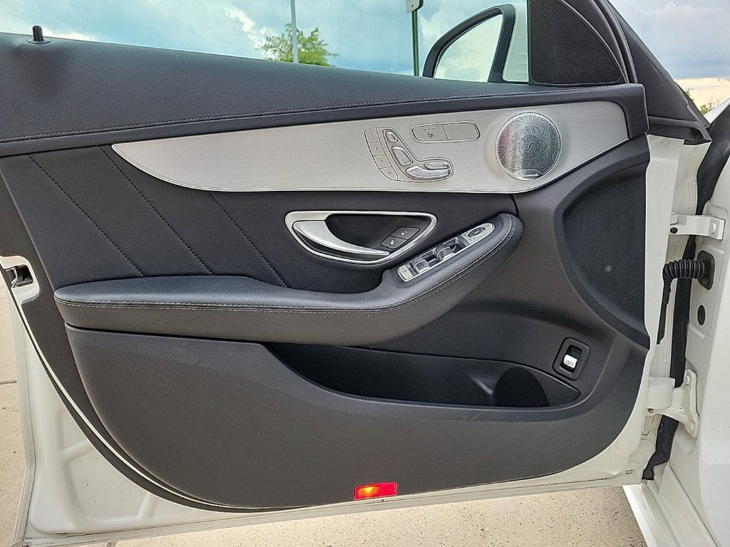 Thumbnail: 2015 Mercedes-Benz C-Class - 27