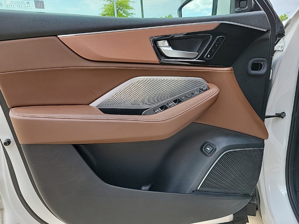 Thumbnail: 2023 Acura MDX - 32