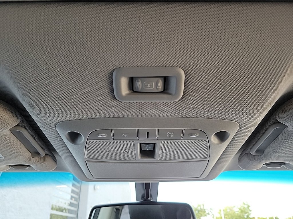 Thumbnail: 2013 Nissan Pathfinder - 29
