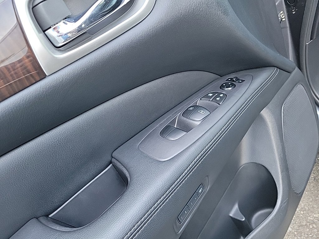 Thumbnail: 2013 Nissan Pathfinder - 27