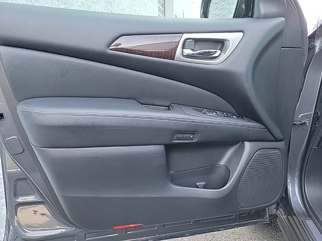 Thumbnail: 2013 Nissan Pathfinder - 26