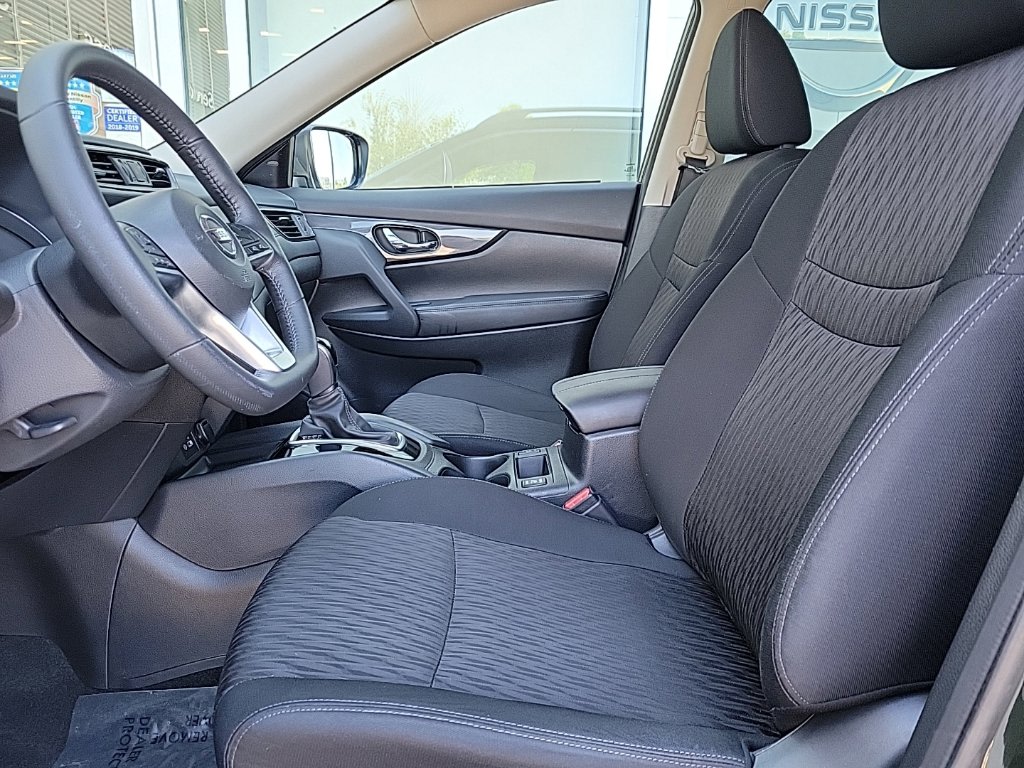 Thumbnail: 2020 Nissan Rogue - 9