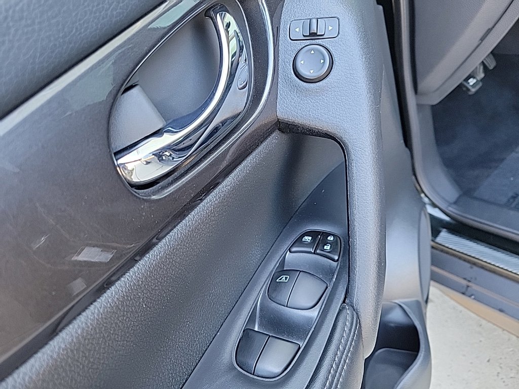 Thumbnail: 2020 Nissan Rogue - 28