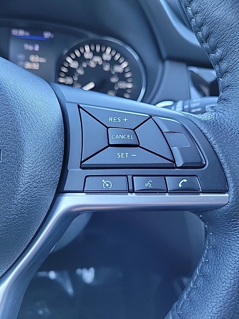 Thumbnail: 2020 Nissan Rogue - 26