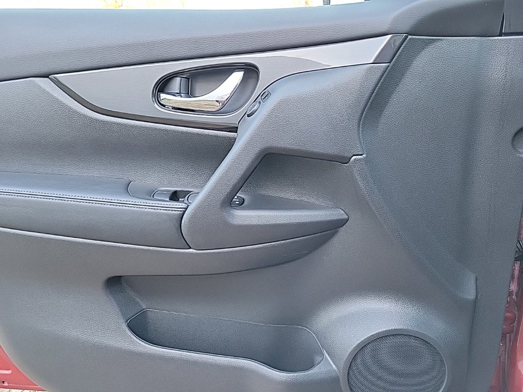 Thumbnail: 2020 Nissan Rogue - 29