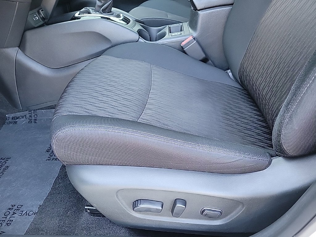 Thumbnail: 2018 Nissan Rogue - 19