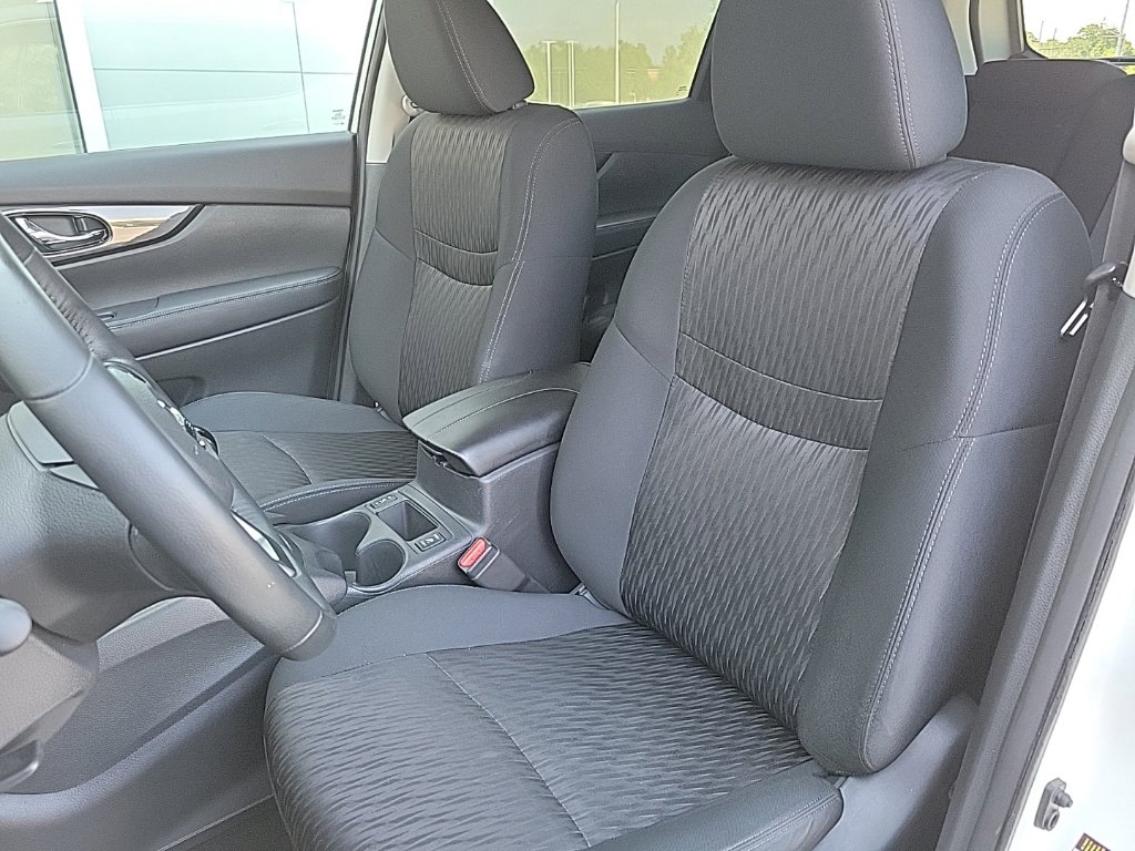Thumbnail: 2018 Nissan Rogue - 9