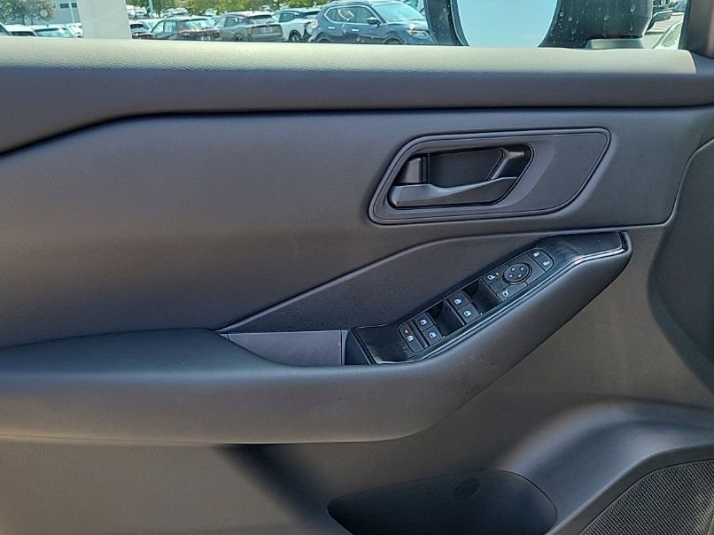 Thumbnail: 2026 Nissan Rogue - 24