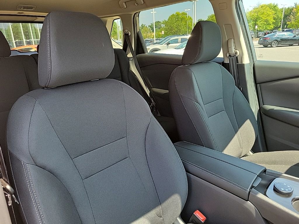 Thumbnail: 2026 Nissan Rogue - 9