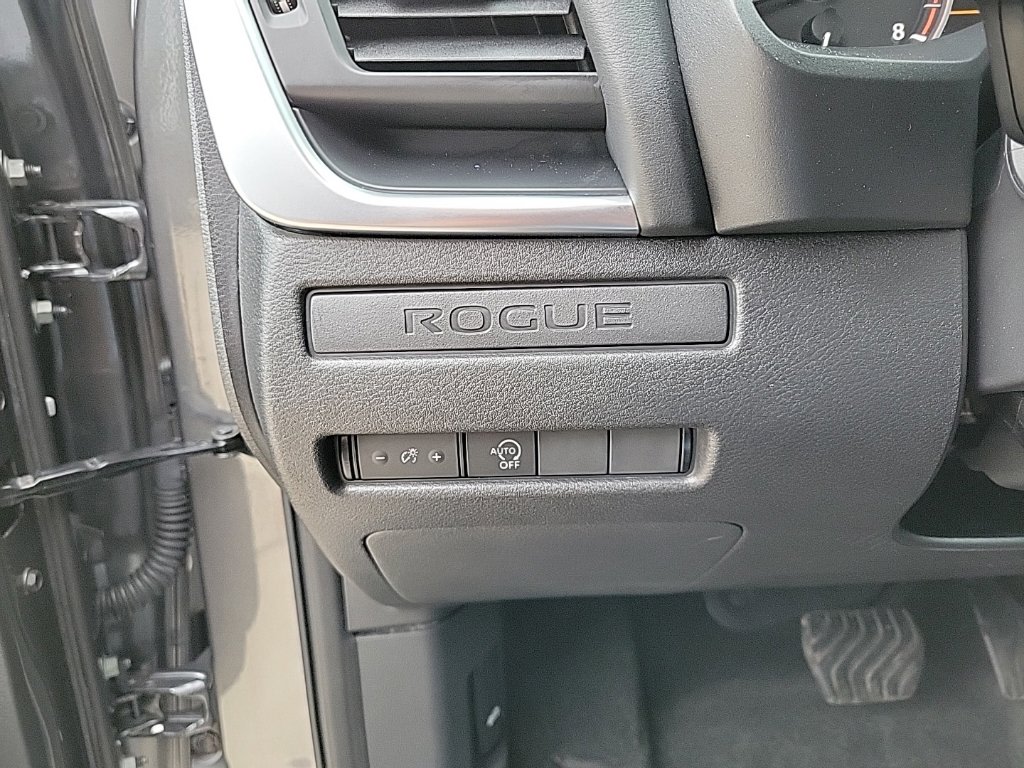 Thumbnail: 2023 Nissan Rogue - 30