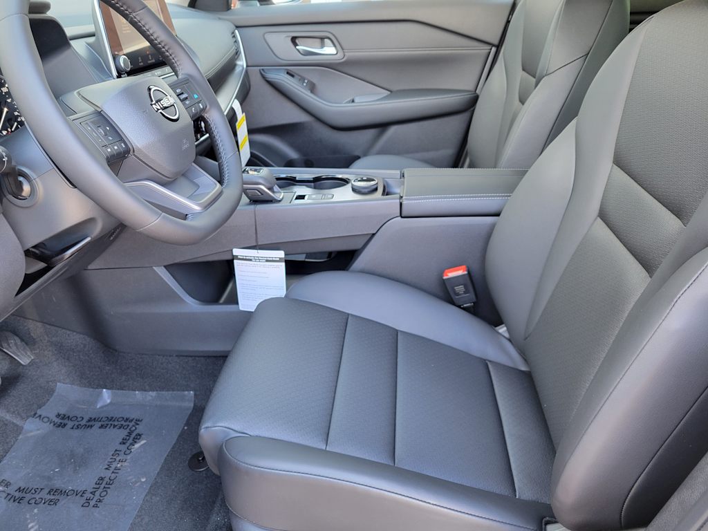 Thumbnail: 2026 Nissan Rogue - 10