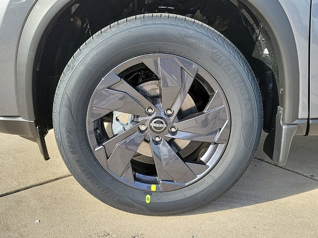 Thumbnail: 2026 Nissan Rogue - 8