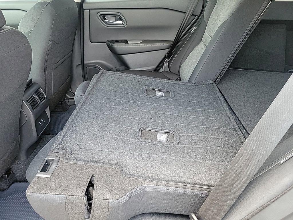 Thumbnail: 2026 Nissan Rogue - 21